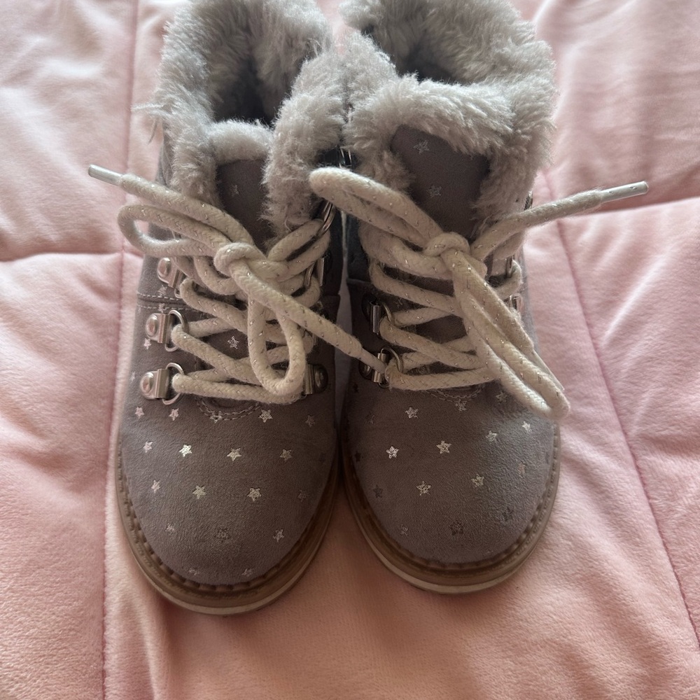 Cat & Jack Gray Star Boots